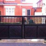 Flat top baluster Spindle Top Wooden Driveway Gates